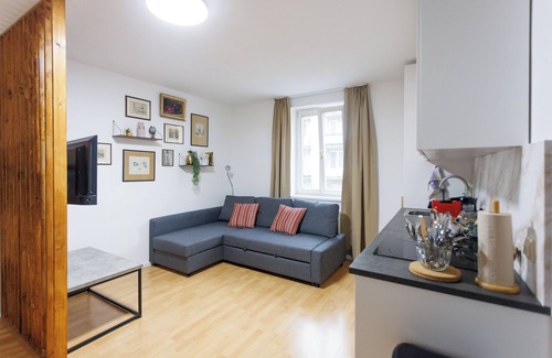 Favoriten Apartment | Cozy Family & Group Apartment - 15 min to Center