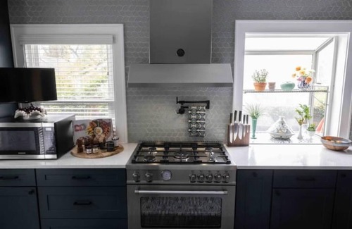 North End House | Cozy family home minutes from The University of Puget Sound!