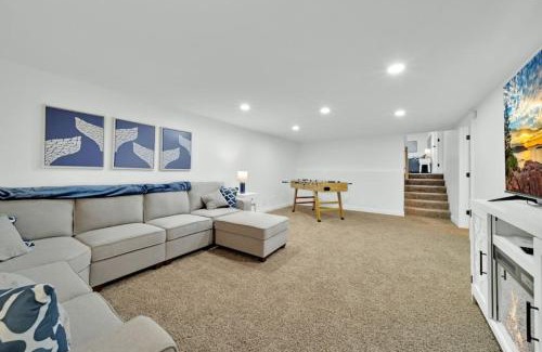 Coeur d'Alene House | Cozy Family Home- Modern, Spacious, Fully Stocked