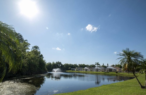 Chatham Park House | COZY FAMILY HOME POOL AND LAKE VIEW, 5MILES DISNEY