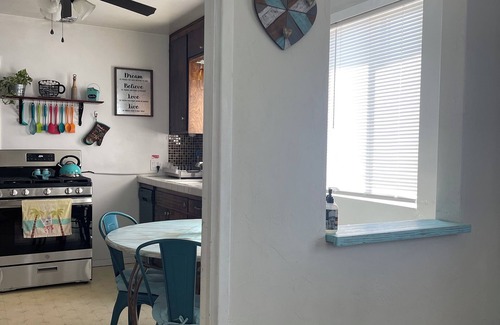 Rolando Village House | Cozy Family & Pet Friendly Home