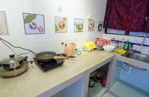 Batu Ferringhi Condo | Cozy Family-sized Condo With Pool