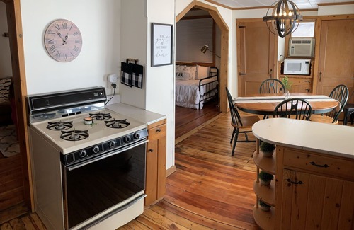 Annandale Cabin | Cozy farmhouse cabin, steps from the lake with amazing views!