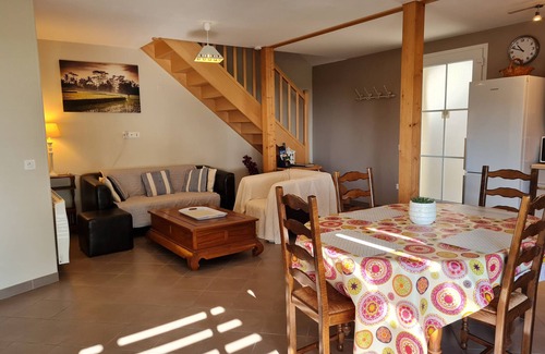 Cravant Cottage | Cozy Farmhouse Stay: 5 Guests, Scenic Views, Near Loire Valley Castles