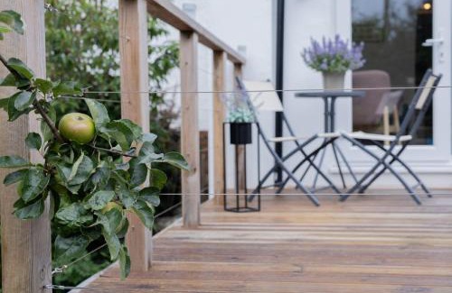 Llangollen House | Cozy fireplace next to River Dee, Hot tub Escape 4BR House Llangollen
