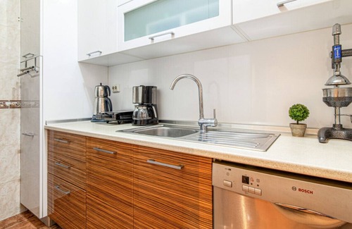 Nisantasi Apartment | Cozy Flat 650 m to City's Nisantasi Mall
