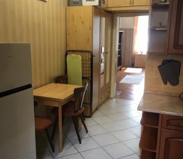 Laposdulo Apartment | Cozy flat at Stadionok M station