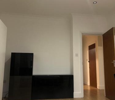 Lea Bridge Apartment | cozy flat in London