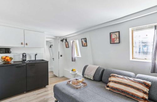 Arts-et-Metiers Apartment | Cozy Flat Near Le Marais - 1BR - Paris Vacation Rentals