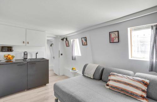 Arts-et-Metiers Apartment | Cozy Flat Near Le Marais - 1BR - Paris Vacation Rentals