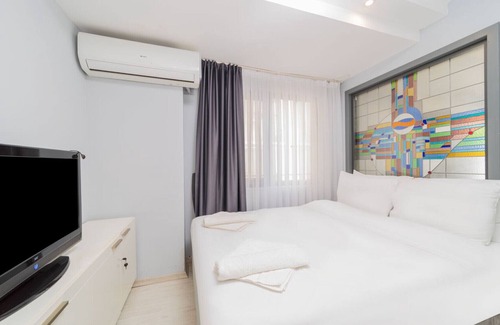 Antalya City Centre Apartment | Cozy Flat near Sea with Balcony in Muratpasa