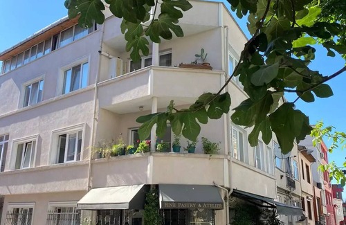 Uskudar Apartment | COZY FLAT STEPS AWAY FROM ISTANBUL BOSPHORUSn