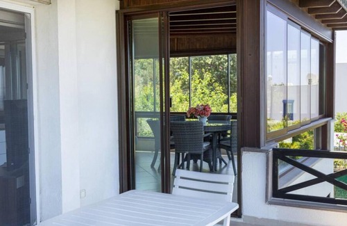 Kadıkale Apartment | Cozy Flat with Sea View and Shared Pool in Bodrum