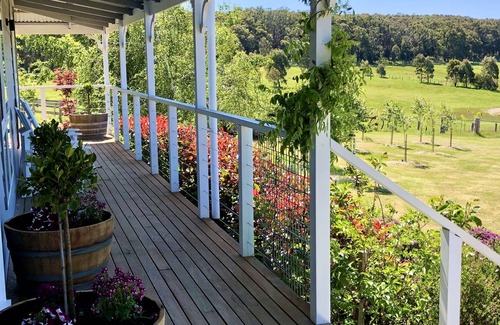 Springmount House | Cozy Fox- Luxury farm stay (near Daylesford) Breathtaking views