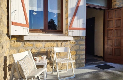 Merville-Franceville-Plage Apartment | Cozy studio with parking, 100m from center, near beach