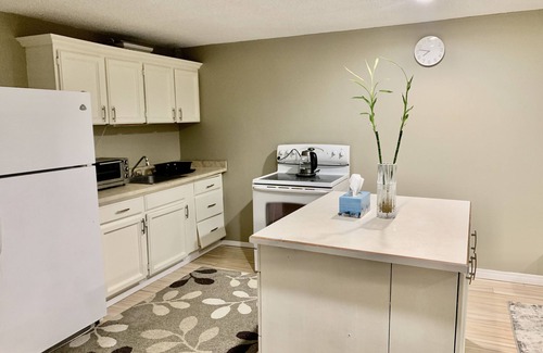 Calgary House | Cozy, friendly, and roomy!