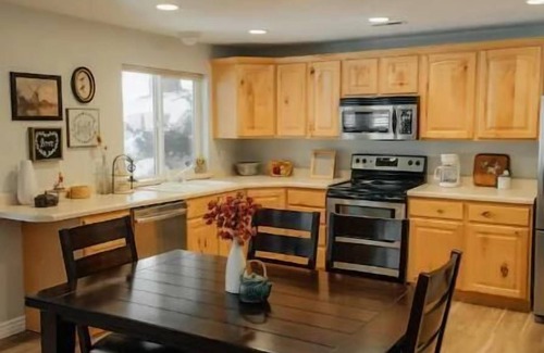 Mountain Green Apartment | Cozy Full Basement Getaway in Mountain Green