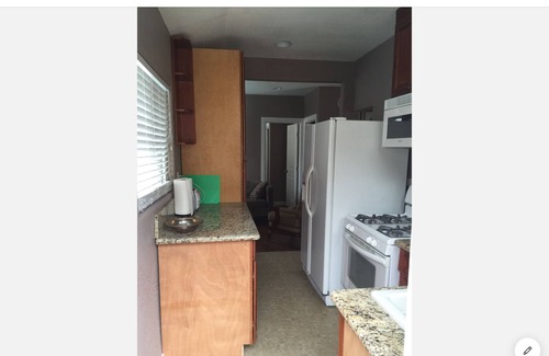 Los Serranos House | Cozy full size 2 bedroom 1 bath Guest house