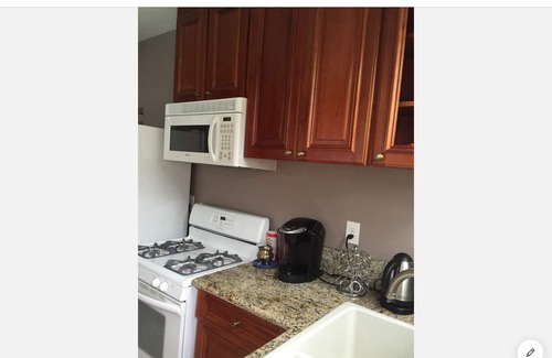 Los Serranos House | Cozy full size 2 bedroom 1 bath Guest house