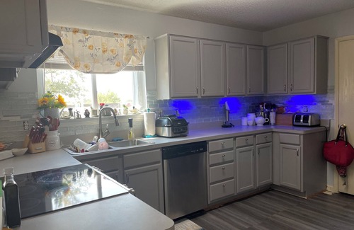 Keller House | Cozy fully furnished bedroom in North Fort Worth Texas!