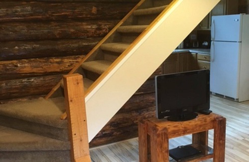 Talkeetna Cabin | Cozy, fully furnished cabin on five wooded acres 2.5 miles from Talkeetna
