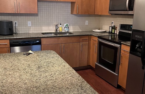 Lindbergh Apartment | Cozy fully loaded 1 bdroom w/pool view 5 mins from Lenox mall
