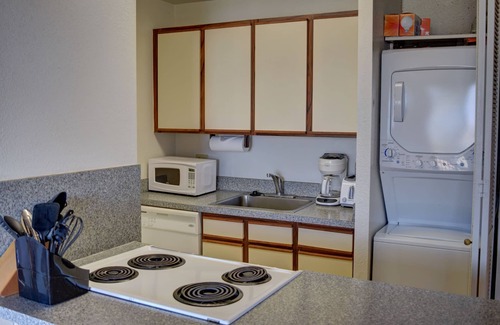 Kihei Condo | Cozy, Fully Stocked, Top Floor Condo within Walking Distance to Beach