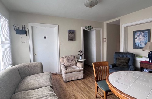 North Campus House | Cozy Furnished Room- 5min walk to UNM Hospital