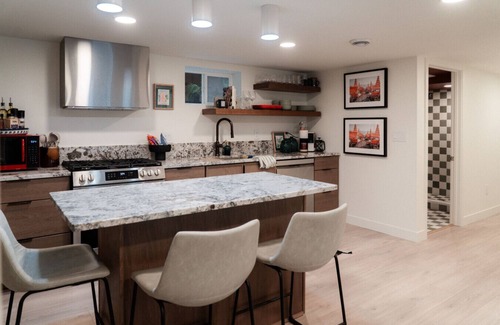 Summit - University Apartment | Cozy Garden Level Suite in Historic Saint Paul Cathedral Hill
