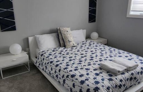 Kensington Apartment | Cozy Gem of Down town