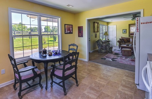 Rutland Cottage | Cozy Georgetown Cottage on a Working Horse Farm!