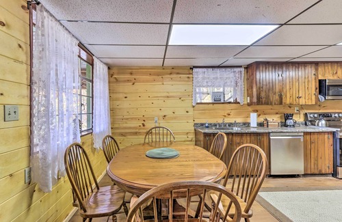 Harrisonville Cabin | Cozy Getaway < 1 Mi to Cowans Gap State Park!