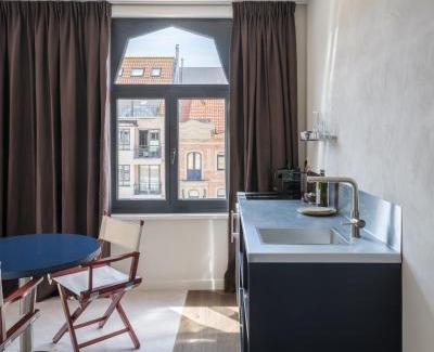 Heist Apartment | Cozy Getaway for 4 near the Beach