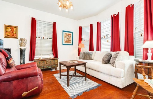 Galveston House | Cozy Getaway Lower