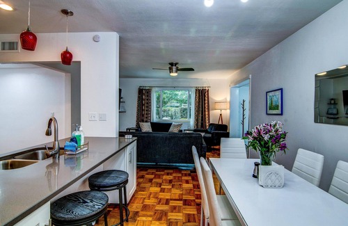 Duckpond House | Cozy Getaway Near UF Campus, Downtown GNV + Historic Duckpond Area; Dog Friendly