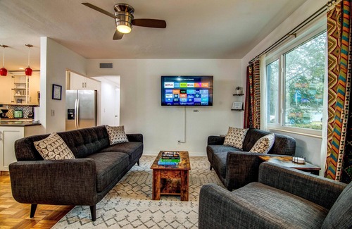 Duckpond House | Cozy Getaway Near UF Campus, Downtown GNV + Historic Duckpond Area; Dog Friendly