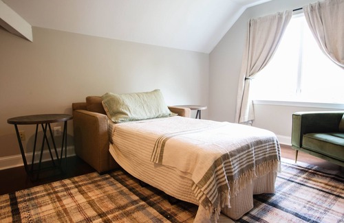 Upperville House | Cozy getaway on 10 acres, 1 hour from DC, 15 minutes to downtown Middleburg,