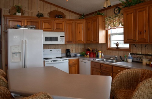 Waterloo House | Cozy Getaway on Lake Greenwood