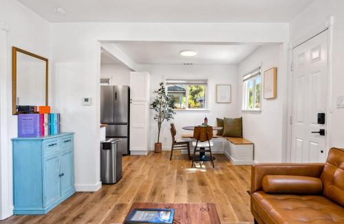 Paso Robles House | Cozy Getaway Stroll to Shops and Restaurants