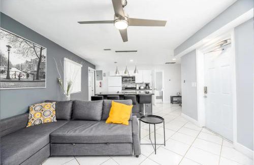 Fort Lauderdale Apartment | Cozy Getaway with Pool and Putting Green Unit 1