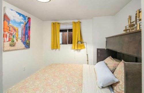 Bryant House | Cozy Getaway Yard House with BBQ - UW - Children Hospital