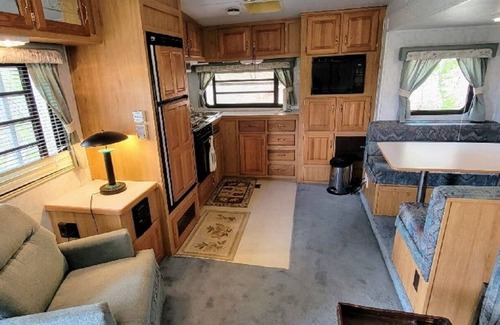 New River House | Cozy Glamping on the New River