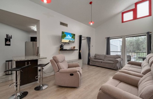 Orlando House | Cozy Golf Condo | 3 Pools, Gym, 15min to Airport