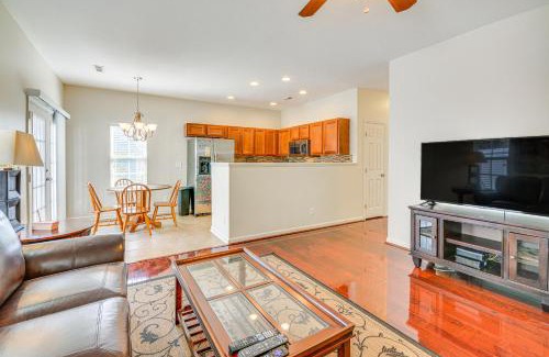 Greensboro House | Cozy Greensboro Townhome with Community Pool and Grill