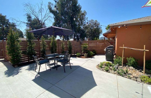 Ontario Apartment | Cozy guest house W/private entrance 10min to ONT