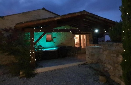 Serignac House | Cozy guest house with jacuzzi and swimming pool
