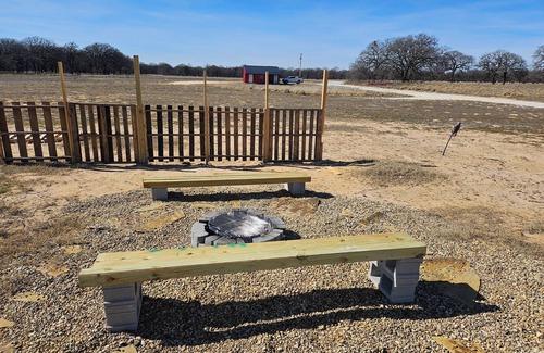 Kingston House | Cozy Guest Room in awesome Kingston with AC close to lake Texoma Lots of parking
