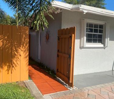Pompano Beach House | Cozy Guest Room