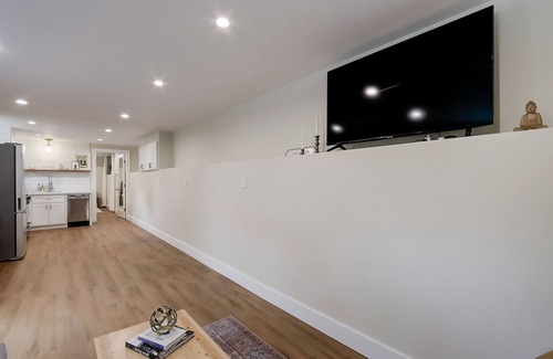 Walnut Creek House | Cozy Guest Suite, Huge Resort-like Yard with Pool