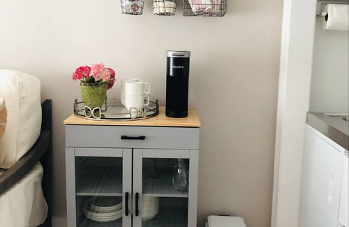 South Redondo House | Cozy Guest Suite one block from the beach